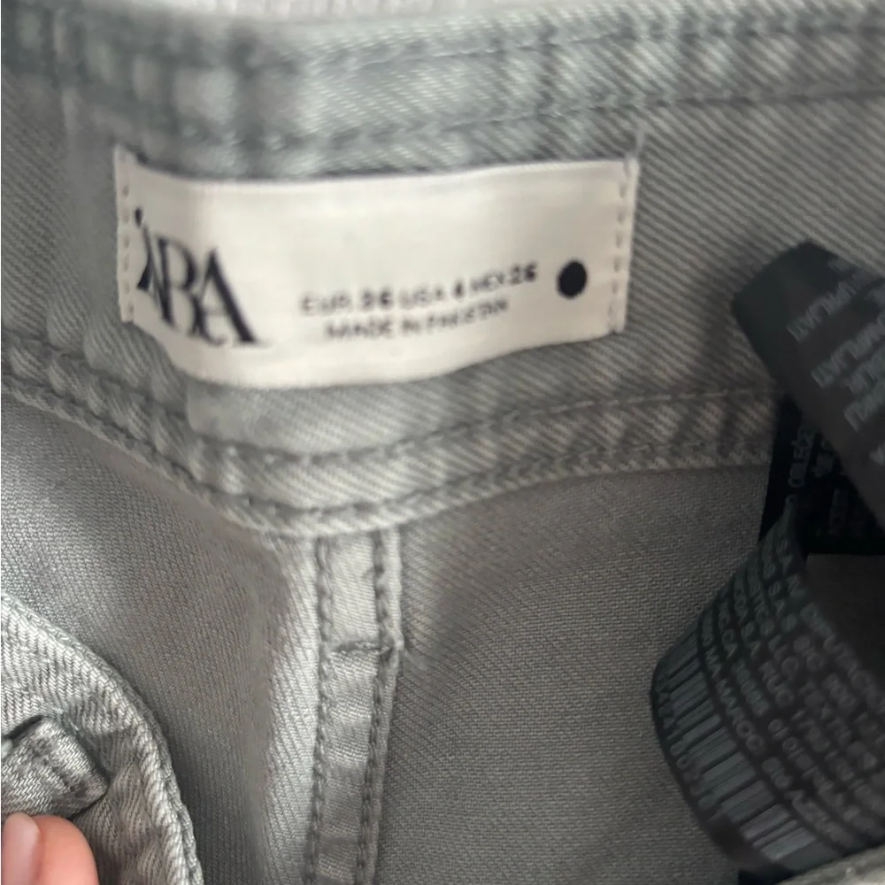 Zara ladies  Wide-Leg Chinos in Sage - Picture 2 of 2